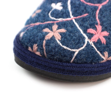 Lunar Gibson Navy Slippers
