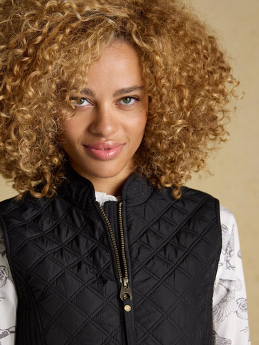 Joules Minx Showerproof Diamond Quilted Gilet in Black