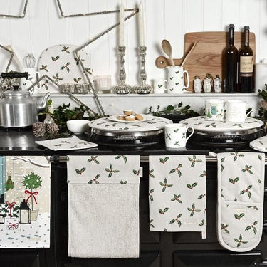 Sophie Allport Pot Grab in Christmas Holly & Berry Design
