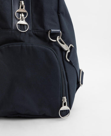 Barbour Cascade City Holdall in Navy