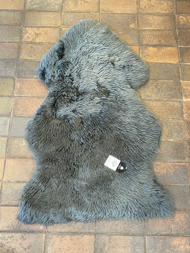 Curly Fleece Medium Sheepskin Rug in Grey