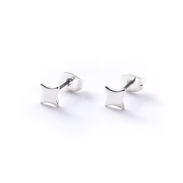 CARRIE ELSPETH SILVER STAR STUD EARRING