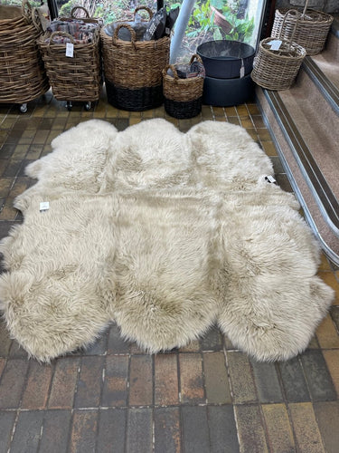 Sexto Sheepskin Rug in Oyster colour