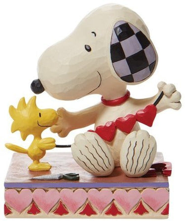 Snoopy with Hearts Garland Figurine